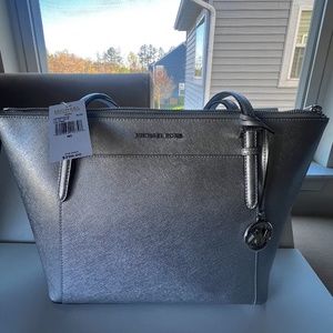 Michael Kors Ciara Tote.- NWT